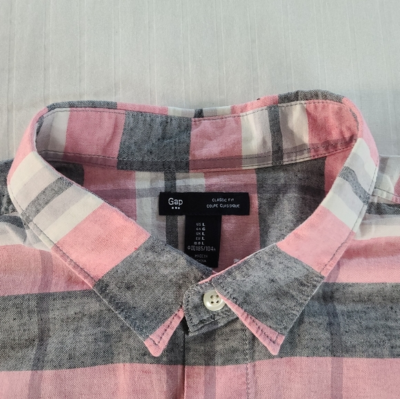 GAP Linen/ cotton blend shirt. - Picture 2 of 5